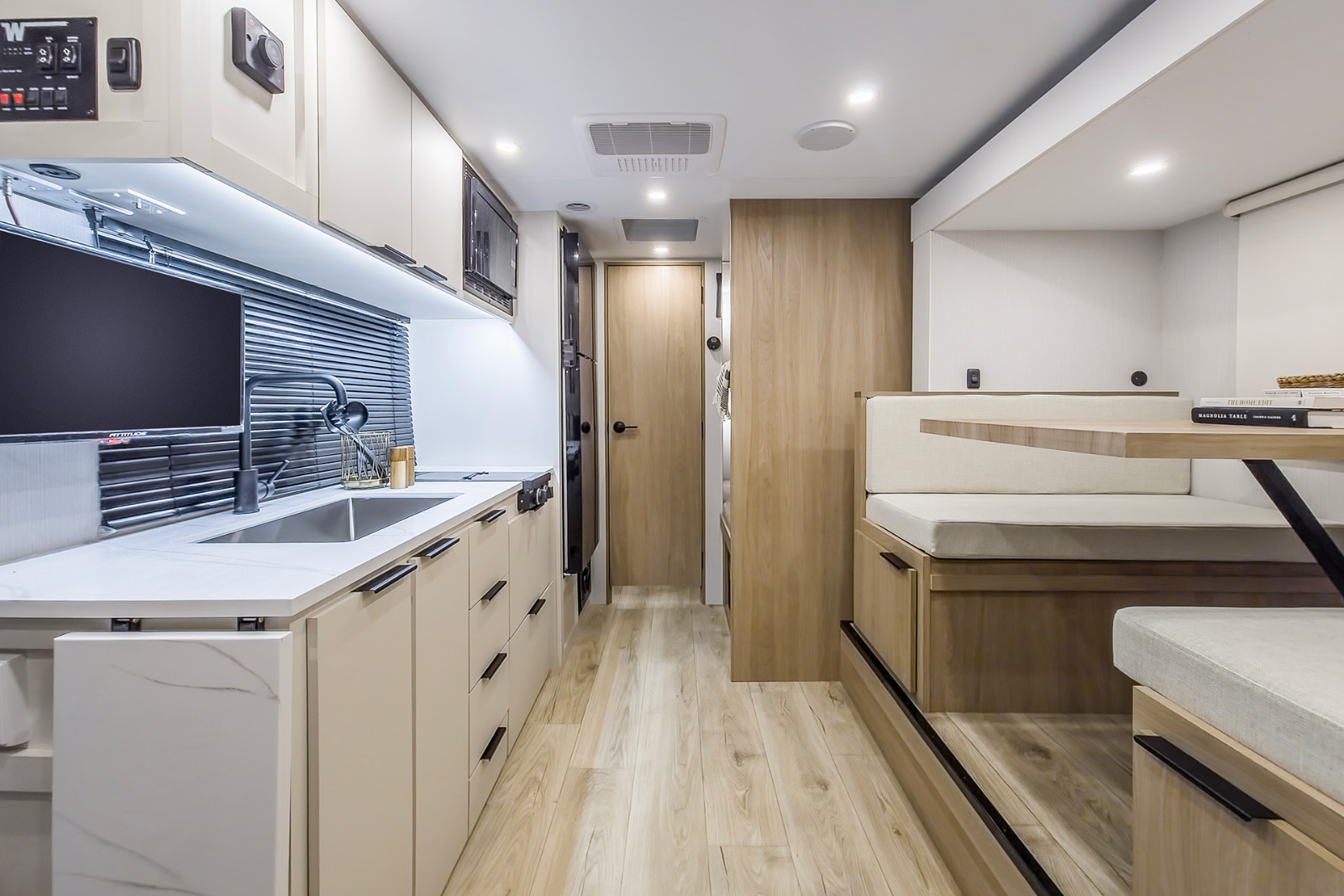 2026 Winnebago Micro Minnie 2100BH floor plan
